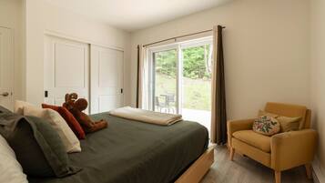 Travel cot, WiFi, bed sheets