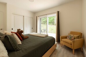 Cuna de viaje, wifi y ropa de cama 