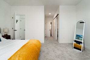 1 bedroom, desk, iron/ironing board, WiFi