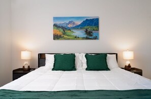 2 slaapkamers, een bureau, een strijkplank/strijkijzer, gratis wifi
