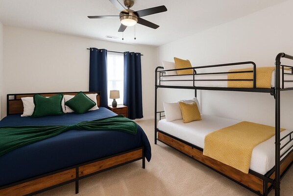2 bedrooms, desk, iron/ironing board, free WiFi - 20 mins DT | Sleeps 9 |Verdant Retreat SpaciousGym (Whitestown)