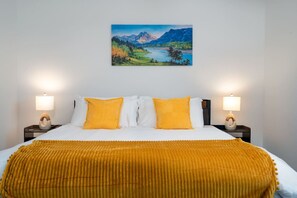 2 bedrooms, desk, iron/ironing board, free WiFi