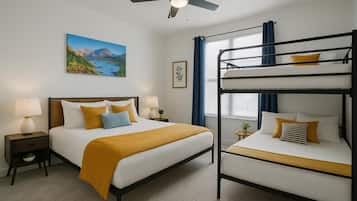 2 makuuhuonetta, työpöytä, silitysrauta/-lauta, ilmainen Wi-Fi