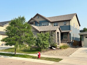 Exterior - Enjoy Golf With a Mountain View, equidistant from Denver to Boulder (Erie)