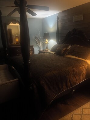 3 bedrooms, desk, iron/ironing board, free WiFi