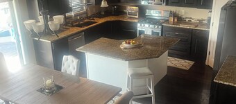 3 Bedroom 3 bath main level Home with Hot Tub