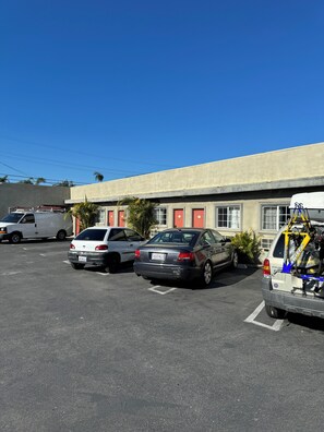 Exterior - La Cienega Motel (Los Angeles)