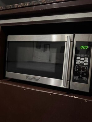 Microwave - La Cienega Motel (Los Angeles)
