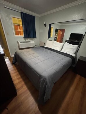 Iron/ironing board, free WiFi