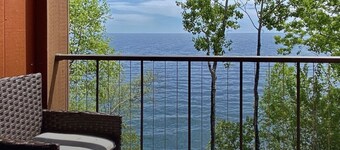 Aspen Shores: A Beautiful spacious three story home on Lake Superior