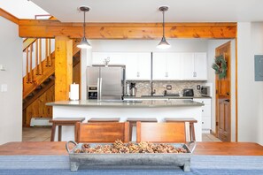 Fridge, microwave, oven, stovetop - 5 min walk to chairlift, Hot tub & pool, Cozy loft (Breckenridge)