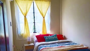 3 bedrooms, desk, iron/ironing board, free WiFi