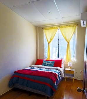 3 bedrooms, desk, iron/ironing board, free WiFi