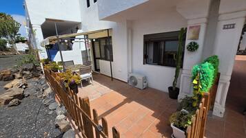 Apartment, 2 Bedrooms, Accessible, Smoking | Exterior
