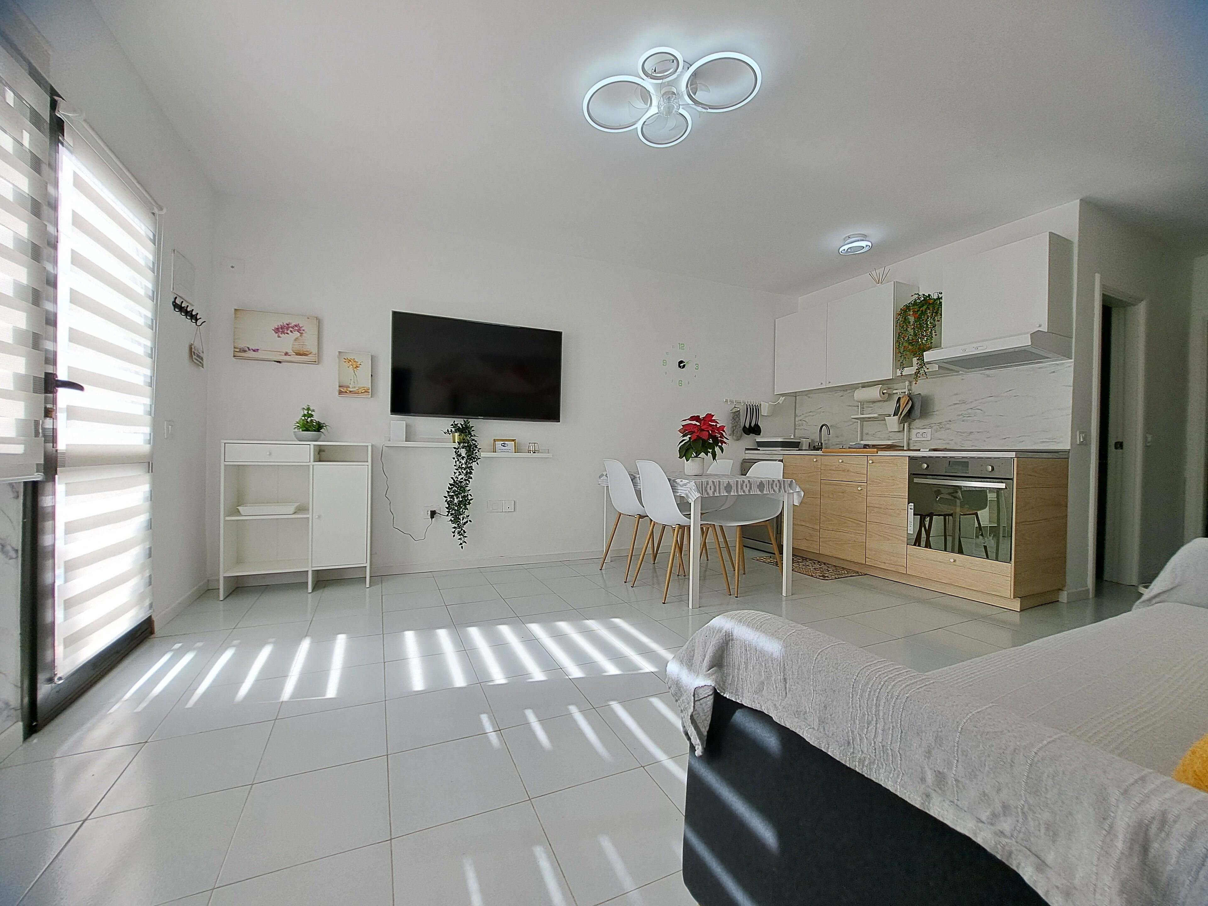 Apartment, 2 Bedrooms, Accessible, Smoking | Living room