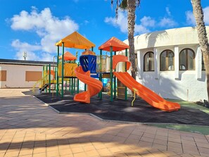 Appartement, 2 chambres, accessible aux personnes à mobilité réduite, fumeur | Espace pour enfants