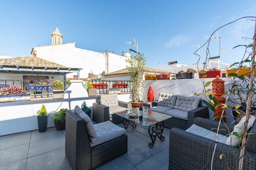 5-Bedroom Gem House in the Heart of Seville. 5 min from the cathedral 
