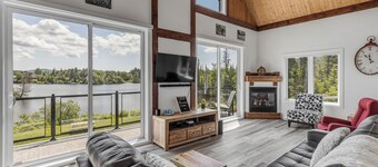 Villa du Lac Poulin waterfront