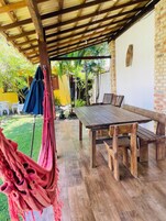 高级套房, 阳台, 花园景观 | 起居区