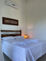 高级套房, 阳台, 花园景观 | 1 多间卧室、免费 WiFi