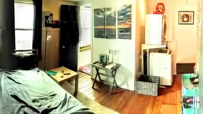 1 bedroom, desk, iron/ironing board, WiFi - Charming 1-bedroom apartment with AC, WiFi in phenomenal Fish town Philadelphia (Philadelphia)