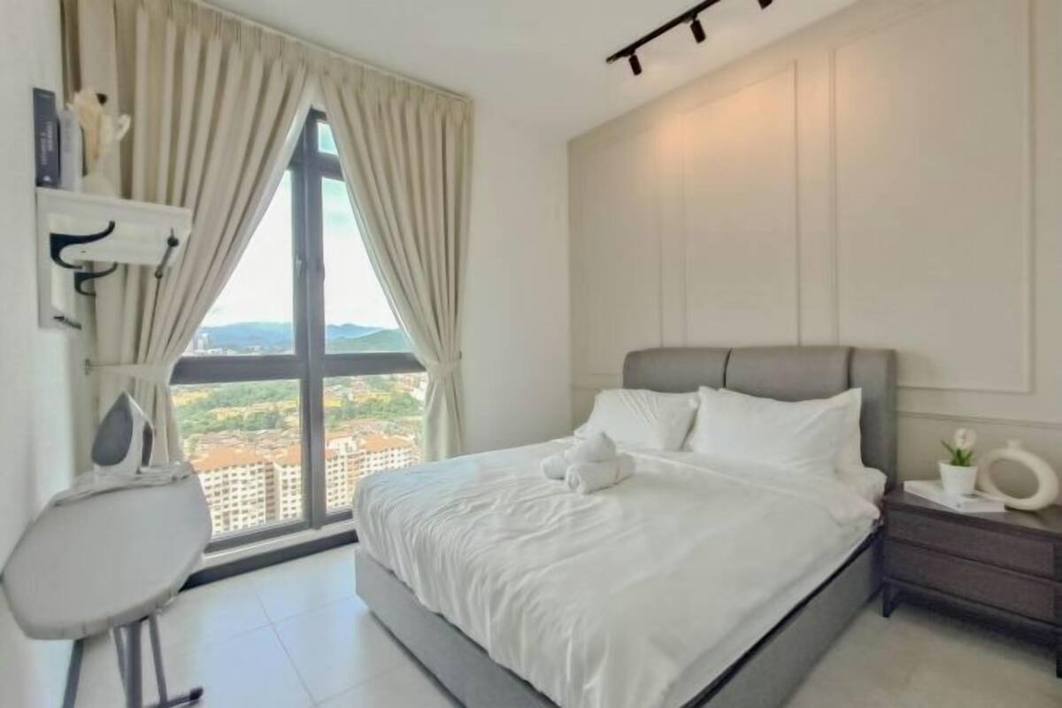 2 bedrooms, iron/ironing board, free WiFi, bed sheets
