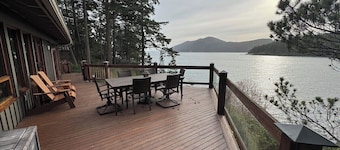 Deer Point Paradise - Private Beach, Incredible Views, Total Privacy