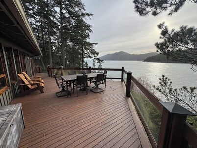 Deer Point Paradise - Private Beach, Incredible Views, Total Privacy