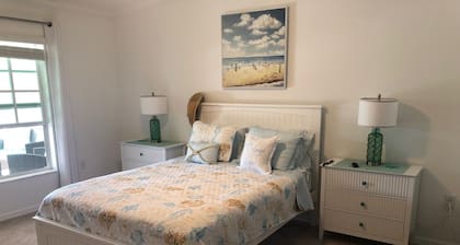 Charming 2-bedroom villa with AC and WiFi in marvelous Babcock Ranch.