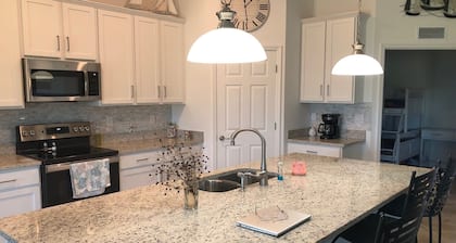 Charming 2-bedroom villa with AC and WiFi in marvelous Babcock Ranch.