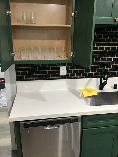 Spacious 4-bedroom house with AC, fitness equipment in wonderful Lakeside