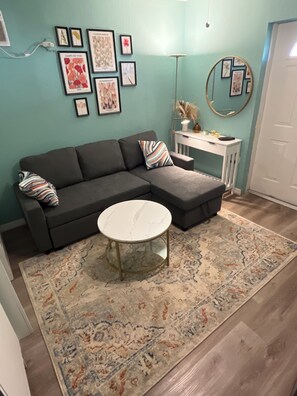 Smart TV - Guest suite with pool (Seminole)