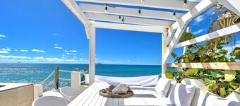 Dream Beachfront Home : Stunning sea views, private pool and walking distance 