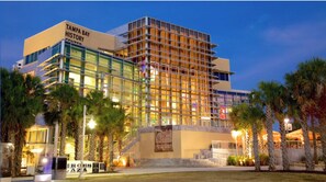 المنشأة من الخارج