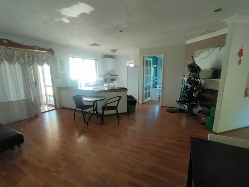 Joondalup Villa with five bedrooms and two bathrooms, can accommodate 10 people