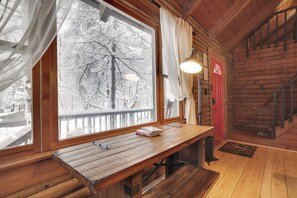 Interior - Cozy Pocono Mountain Rustic Log Cabin with Woods View, Loft King Bed (Tobyhanna)