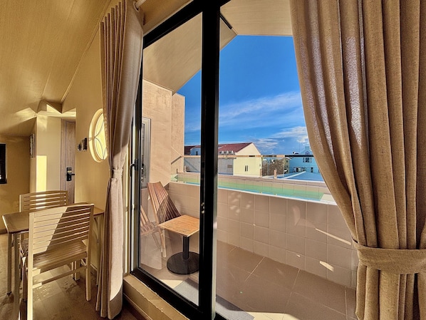 Indoor pool, outdoor pool