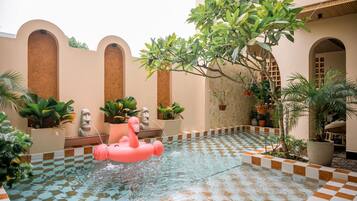 Innenpool, Außenpool