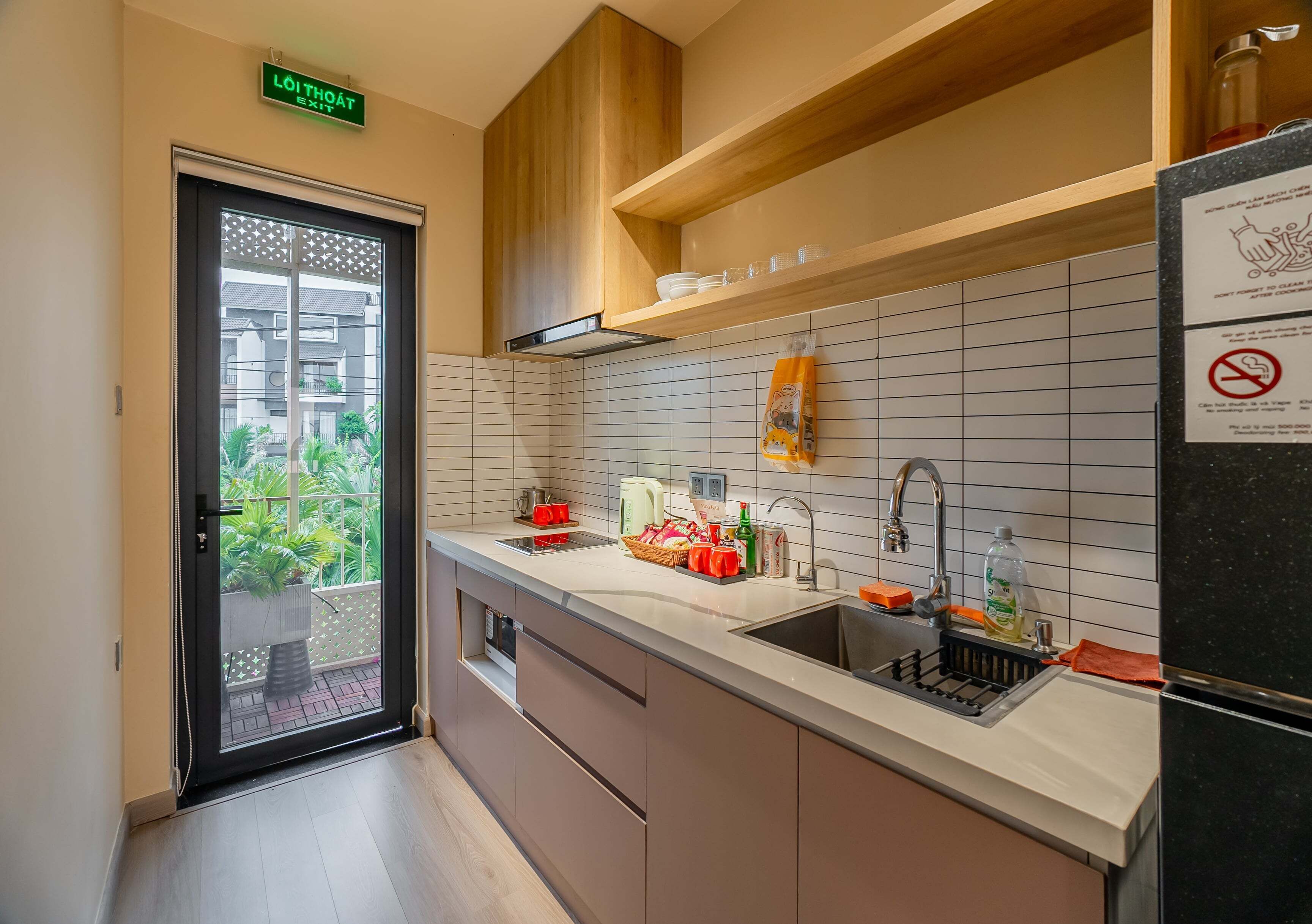 Family Double Room, Multiple Beds, Kitchen, Pool View | Private kitchen | Fridge, microwave, stovetop, electric kettle