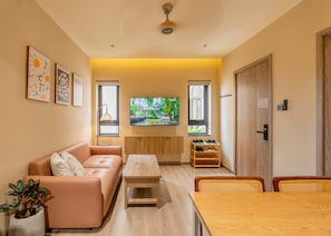 Quarto casal família, várias camas, cozinha, vista para a piscina | Roupas de cama premium, edredons de pluma