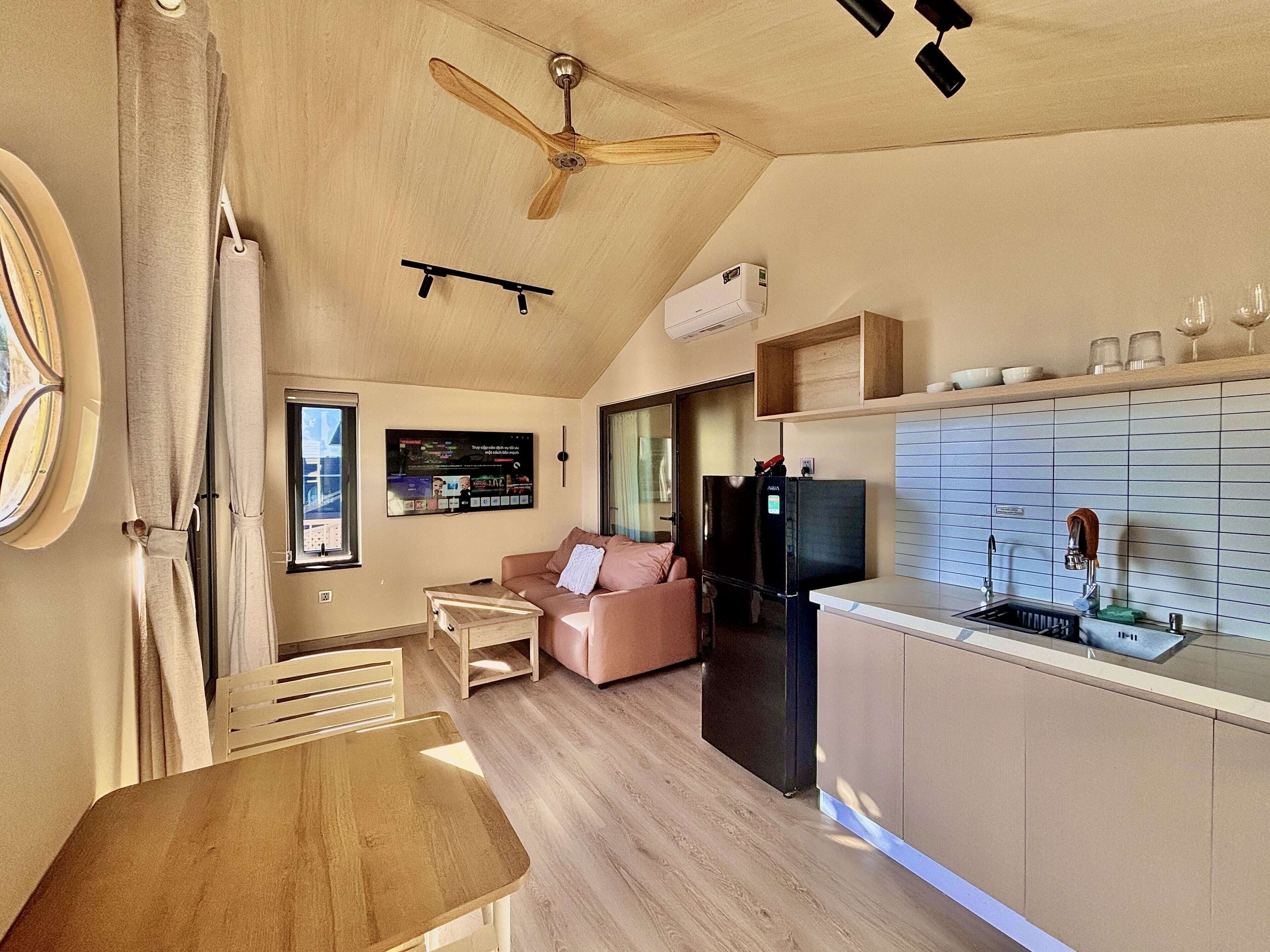 Luxe penthouse, uitzicht op de stad | Luxe beddengoed, donsdekens, bedden met traagschuimmatrassen