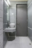 Ducha, artículos de tocador gratuitos, toallas