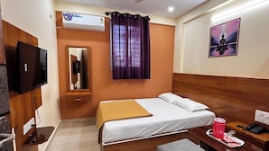迷你吧、免费 WiFi、床单