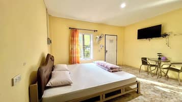 Deluxe Room | Free WiFi, bed sheets