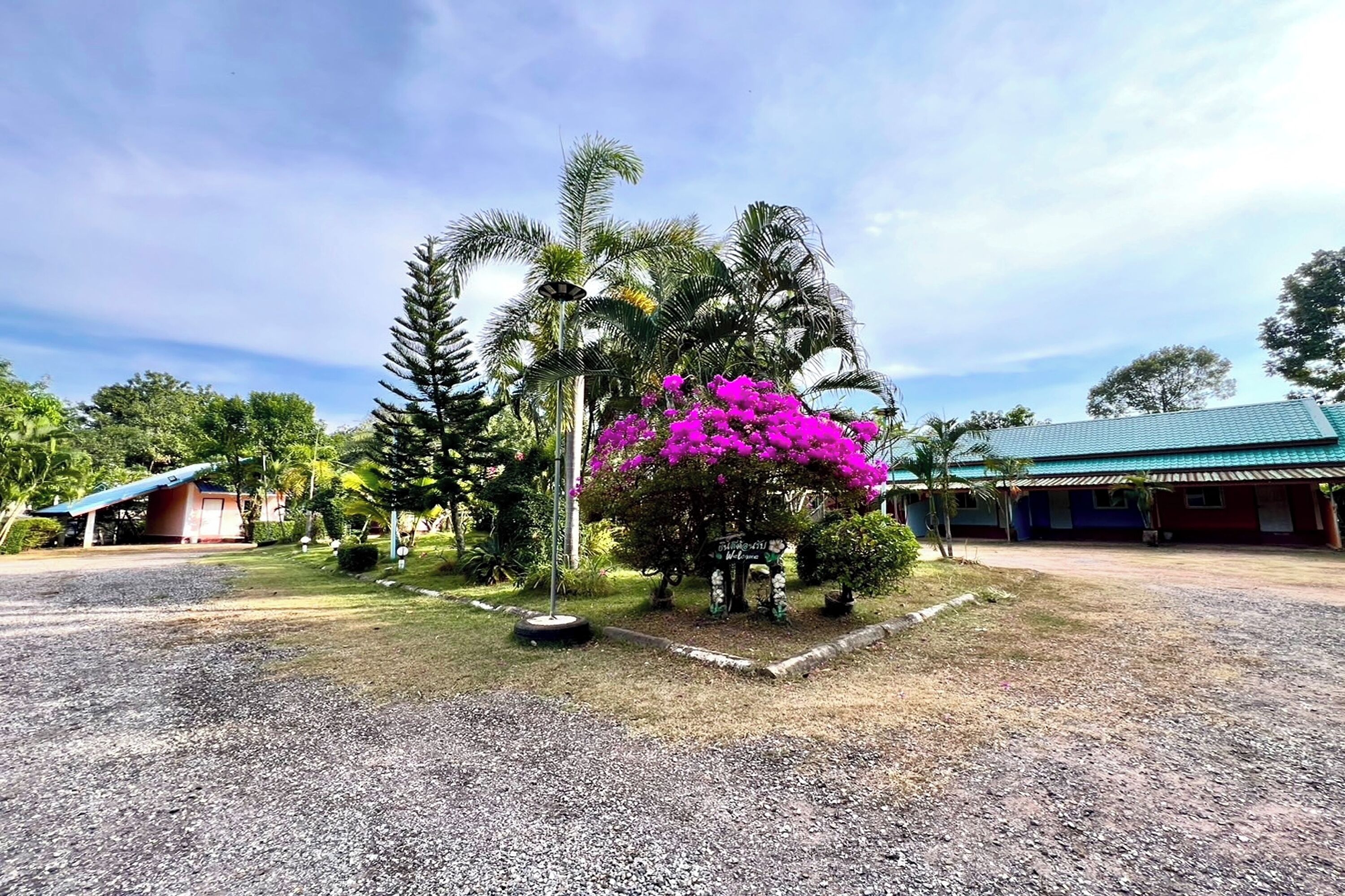 Vista frontal de la propiedad