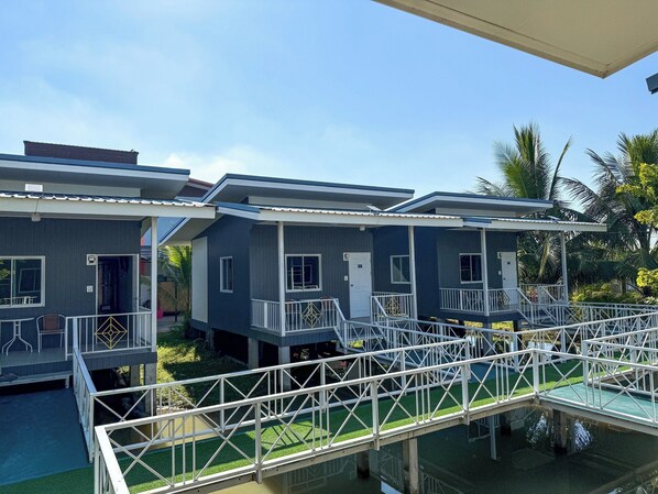 Front of property - Jira Hotel (Lampang)