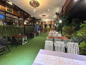 Restaurant - Kokhaburi Hotel (Ko Kha)