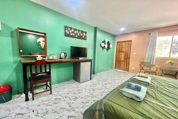 Standard Double Room | Desk, WiFi (free), bed sheets