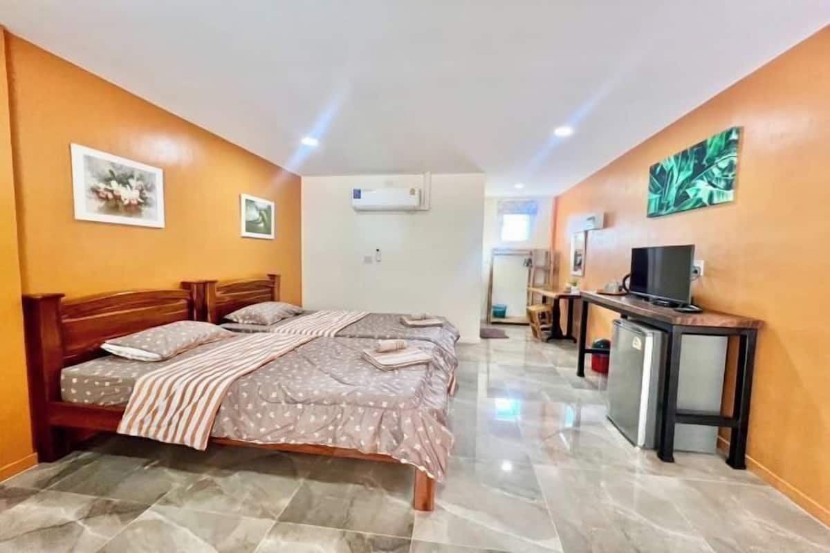 Desk, free WiFi, bed sheets