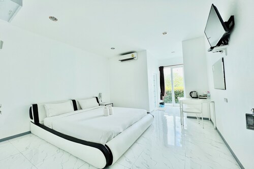 Parichat Bandung Hotel